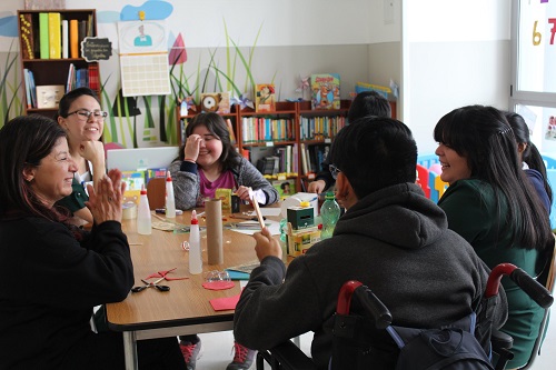 La Biomimética visita el aula hospitalaria “San Antonio”