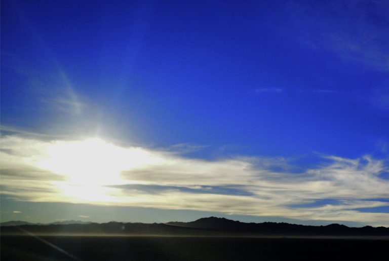 El día en que el “Tata Sol” se detiene en el desierto más árido del mundo