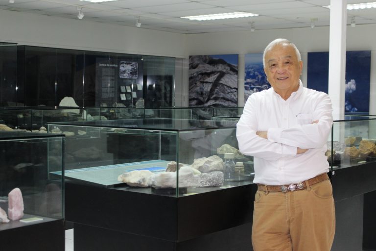 Dr. Guillermo Chong: “Las rocas cuentan una historia y hay que aprender a escucharla”