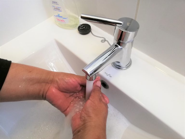La importancia del agua y del lavado de manos para el cuidado de la salud