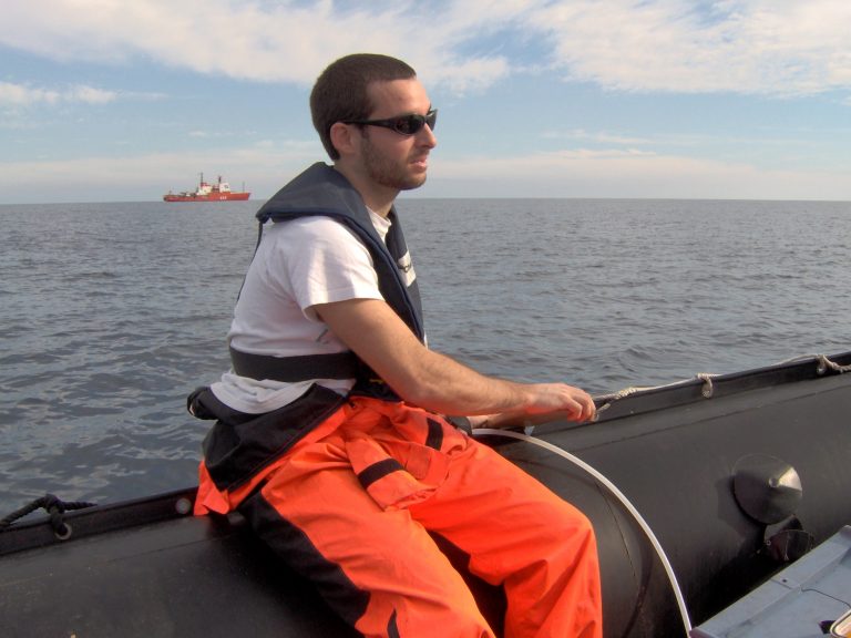 Charla en vivo expondrá los riesgos que genera el uso de bloqueador solar en la Antártica