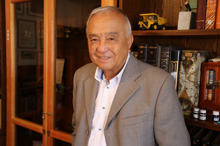 Dr. Guillermo Chong: “Hoy los medios tecnológicos ponen a disposición de las nuevas generaciones una serie de posibilidades y ventajas”