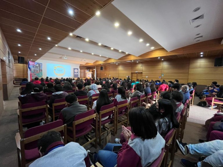 Estudiantes de toda la región participaron del Lanzamiento de IIE 2022 de Explora Antofagasta