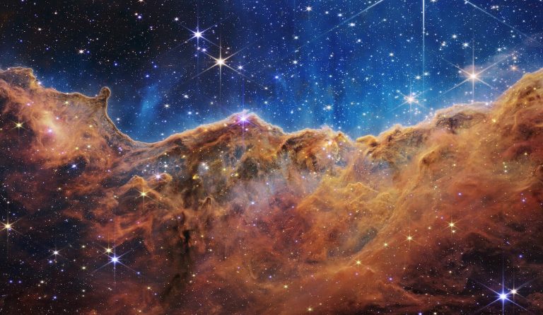 Telescopio espacial James Webb revela imágenes del universo escondido