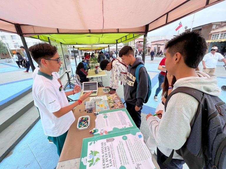 Estudiantes del IIE participaron en ferias provinciales por la región