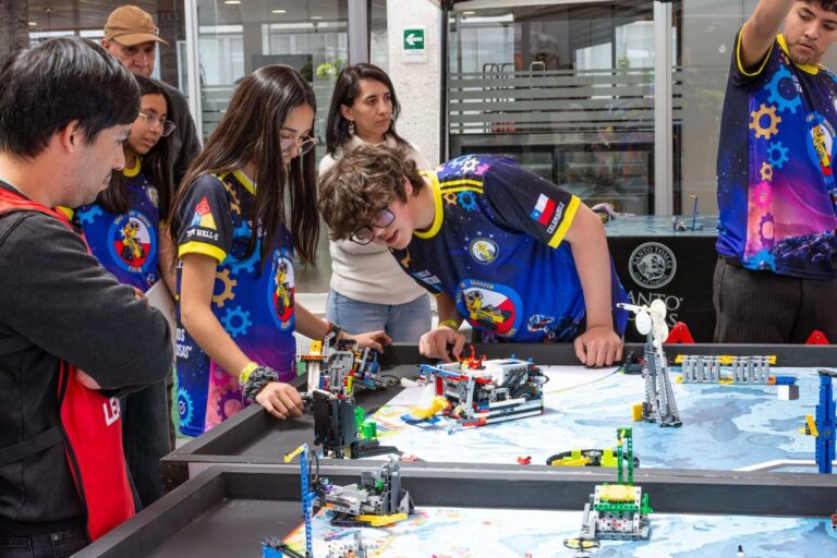 Estudiantes IIE de Calama representarán a Chile en Sudáfrica con innovador proyecto de robótica