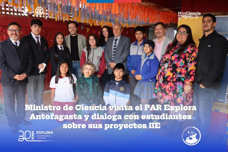 Ministro de Ciencia visita el PAR Explora Antofagasta y dialoga con estudiantes sobre sus proyectos IIE