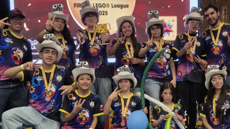 Equipo IIE de Calama representará a Chile en torneo mundial de robótica educativa en Houston