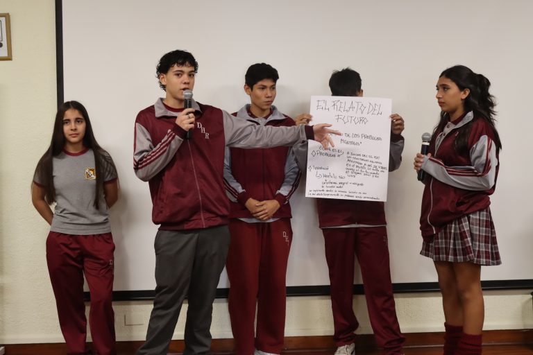 Estudiantes IIE desarrollaron soluciones innovadoras para el futuro en encuentro presencial