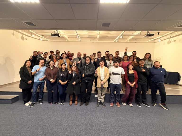 Gabriel León inspira a asesores científicos con taller de comunicación y divulgación en Antofagasta