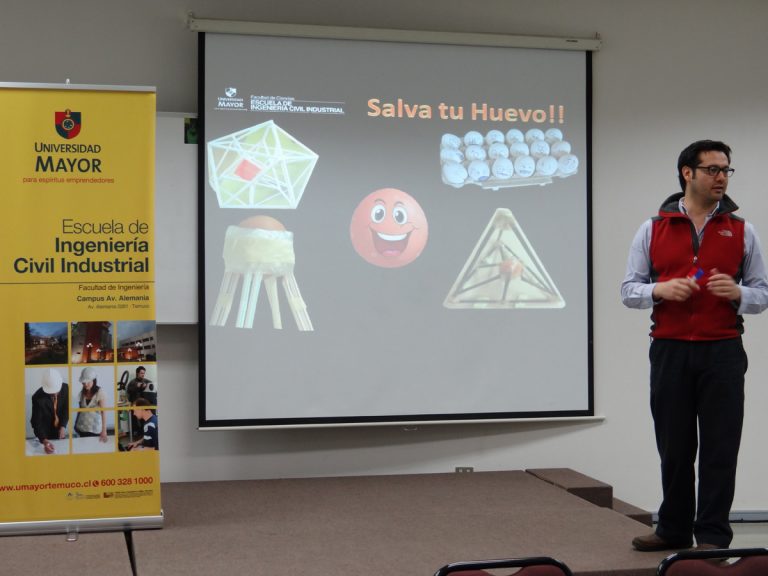 Estudiantes se unen en desafío de ingeniería “salva tu huevo”