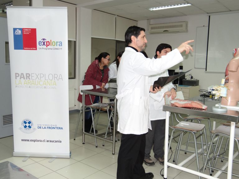 Estudiantes de educación media tuvieron un encuentro con el mundo de la anatomía en la Universidad Mayor
