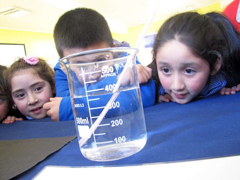 La Escuela República de Italia de Capitán Pastene recibe la visita de la Ciencia Itinerante