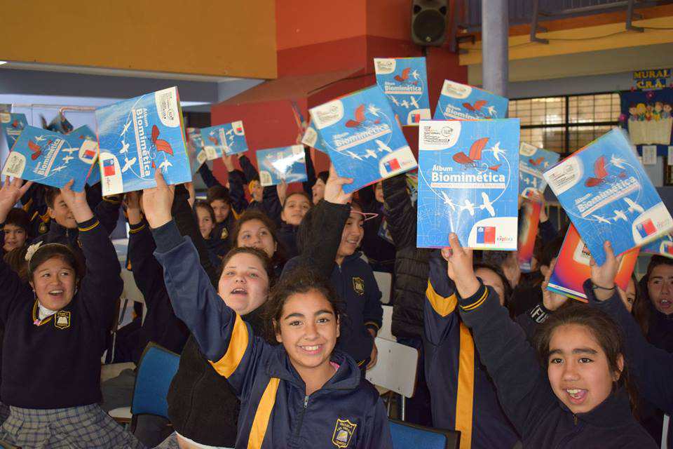En el Día de la Ciencia en Mi Colegio se realizó el lanzamiento oficial del álbum de la Biomimética en La Araucanía