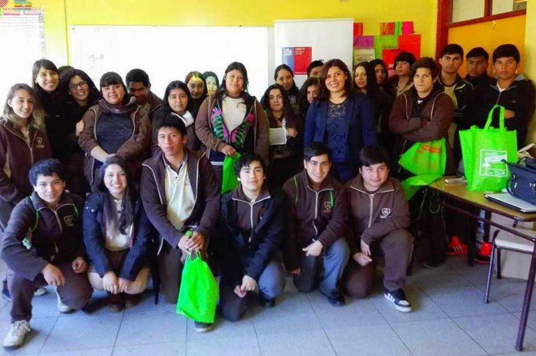 Jóvenes de Villarrica aprendieron cómo ser popular y exitoso mediante buenas y sanas relaciones interpersonales