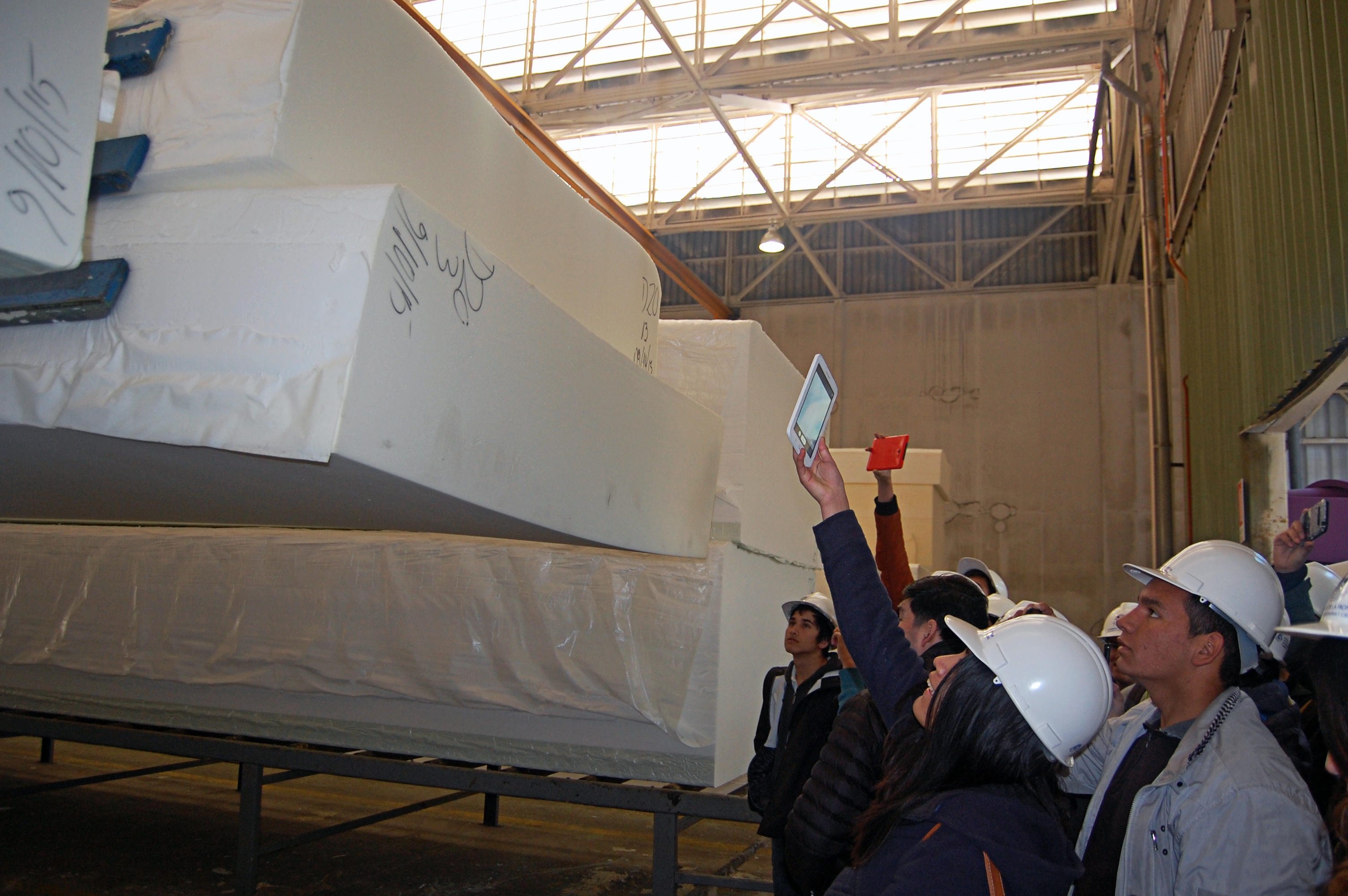 Estudiantes de Fundación Mustakis conocen Centro Industrial  de Rosen
