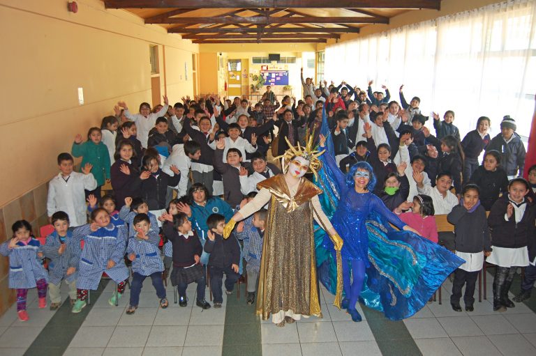 2000 estudiantes se beneficiaron con la entretenida obra de teatro “Comienza a volar y explorar”