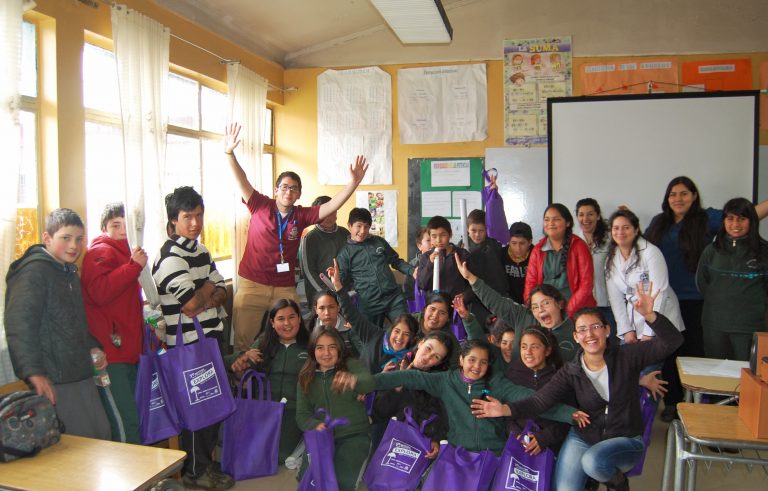 Estudiantes de la Escuela Dagoberto Godoy conocen sobre los peligros de los parásitos