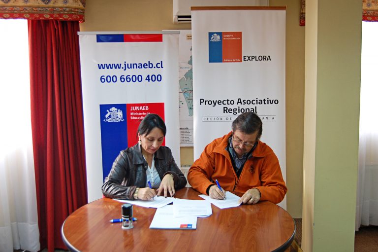 PAR EXPLORA Araucanía y JUNAEB sellan alianza para fortalecer la educación de la región