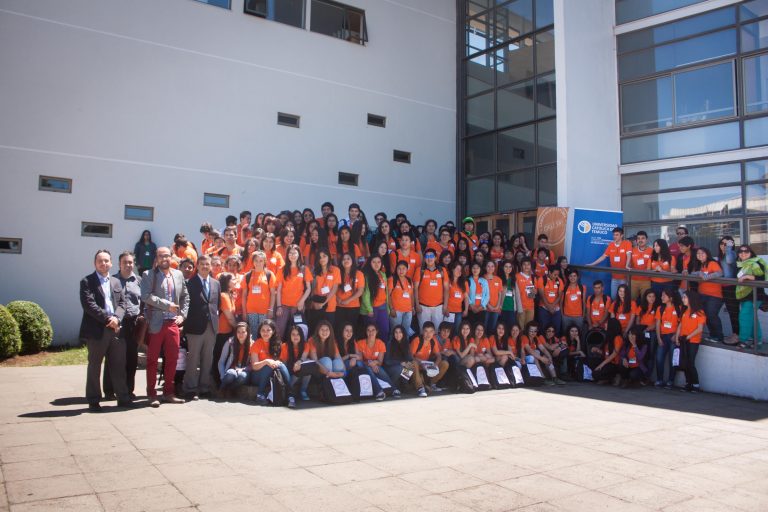 130 jóvenes de La Araucanía ya comenzaron la aventura científica Chile VA!