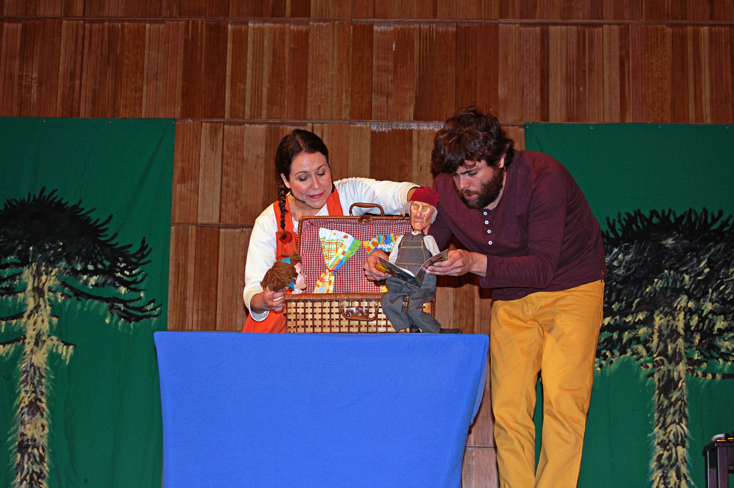 Obra de teatro que fomenta la lectura se presentó en Angol