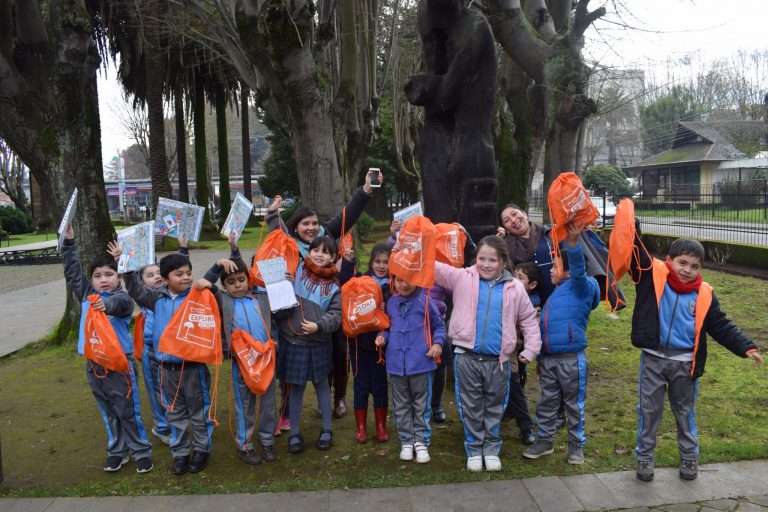 Talleres sobre la minería artesanal del oro sorprenden a escolares de La Araucanía