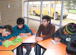 Estudiantes universitarios que participan en EXPLORA se adjudican becas CONICYT y Erasmus Mundus