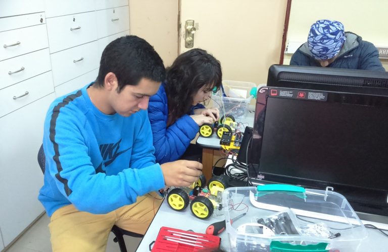 Círculo de Robótica Educativa Araucanía de la UFRO invita a estudiantes a fortalecer sus habilidades