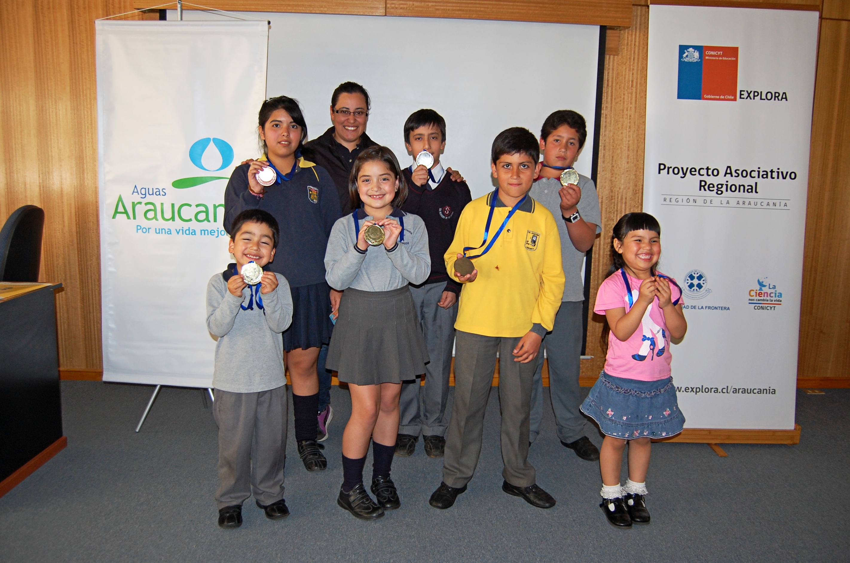 EXPLORA y Aguas Araucanía premian a ganadores del concurso “Dibuja al Superhéroe del Agua”