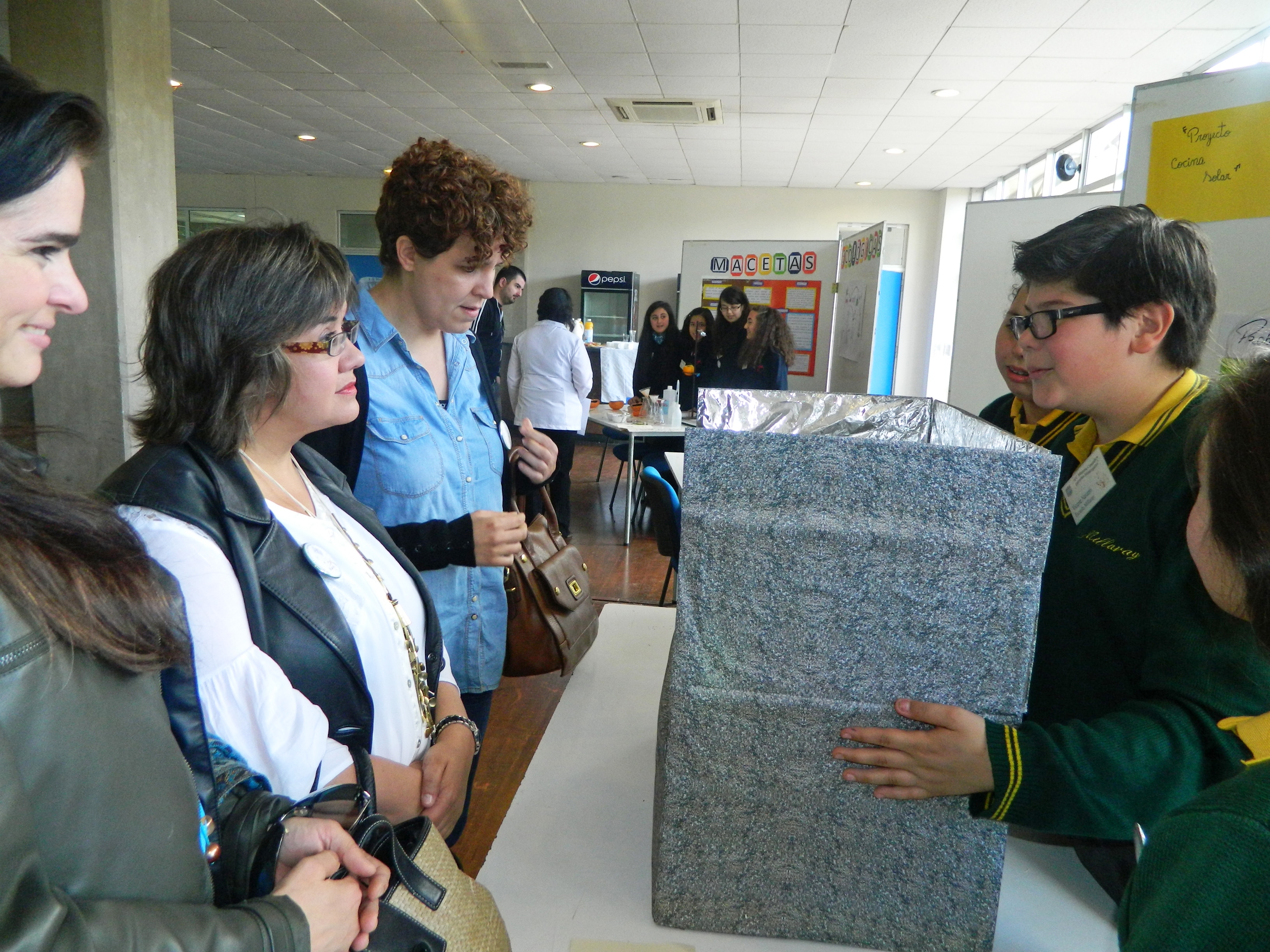 Estudiantes de Temuco hicieron gala de sus habilidades científicas en la Muestra Interescuelas