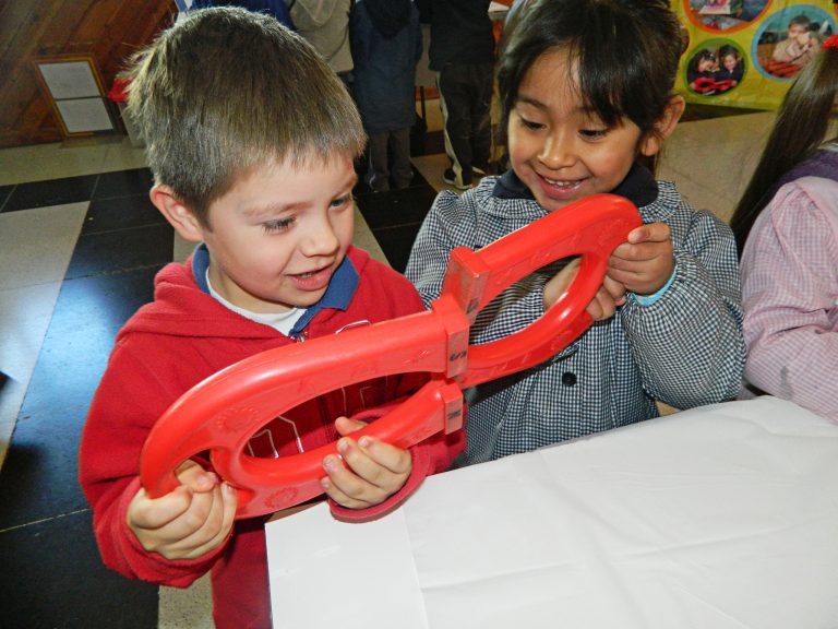Escuelas de Padre Las Casas y Gorbea recibieron la inolvidable visita de Ciencia Itinerante