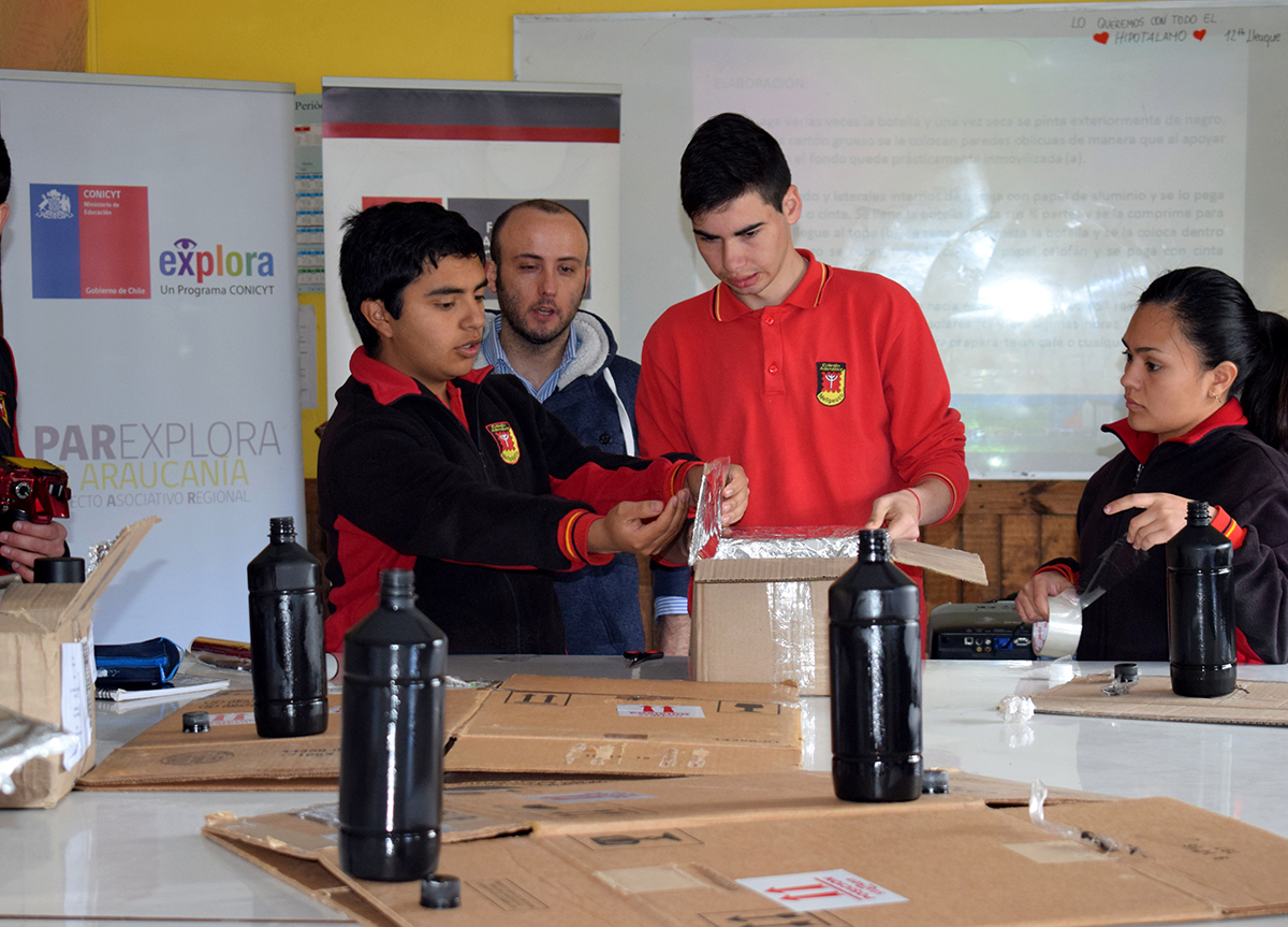 Con didáctico taller estudiantes aprenden sobre Energías Renovables