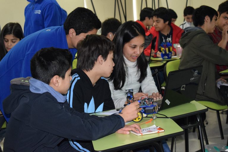 ¡Conoce a los estudiantes seleccionados para participar en los Talleres de Robótica Educativa 2017!