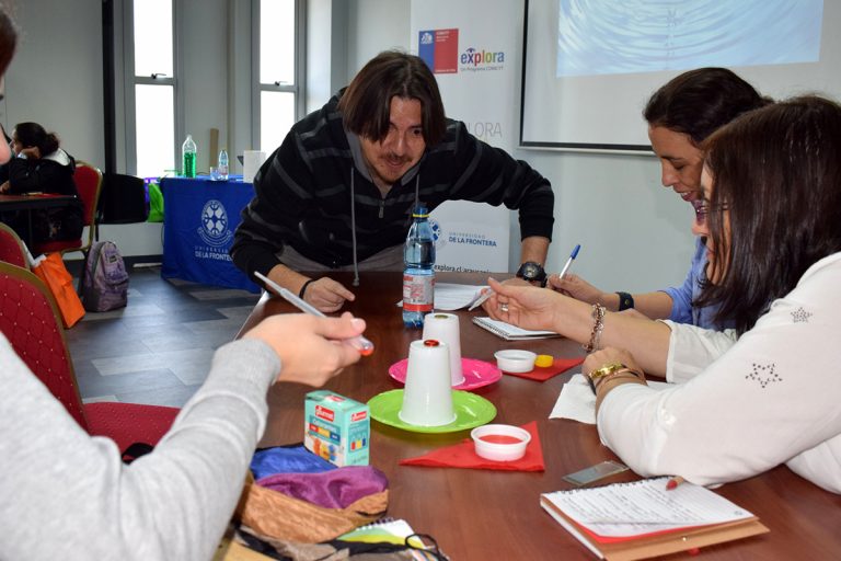 Educadoras de Párvulos y docentes se capacitan en Investigación Escolar