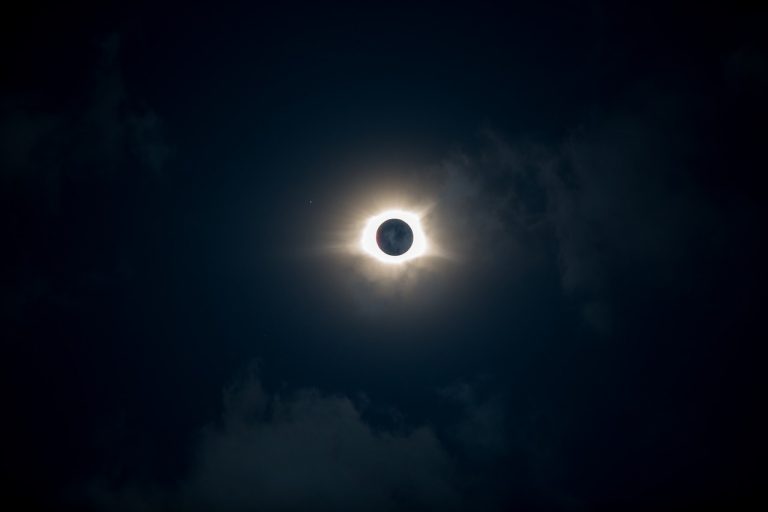 La Araucanía se prepara para el eclipse 2020: revisa todo lo que debes saber sobre este fenómeno astronómico
