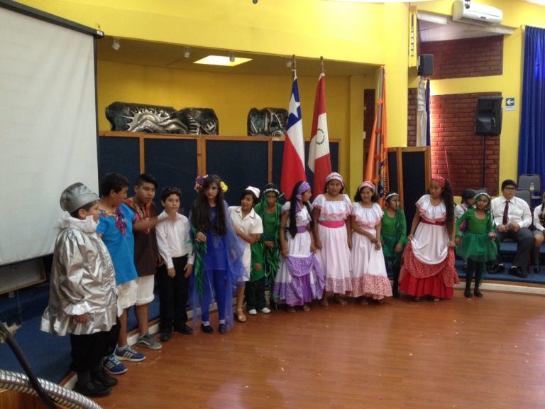 Estudiantes de Chile y Perú dieron vida a la 1ª Feria Transfronteriza: divulgando ciencia con arte