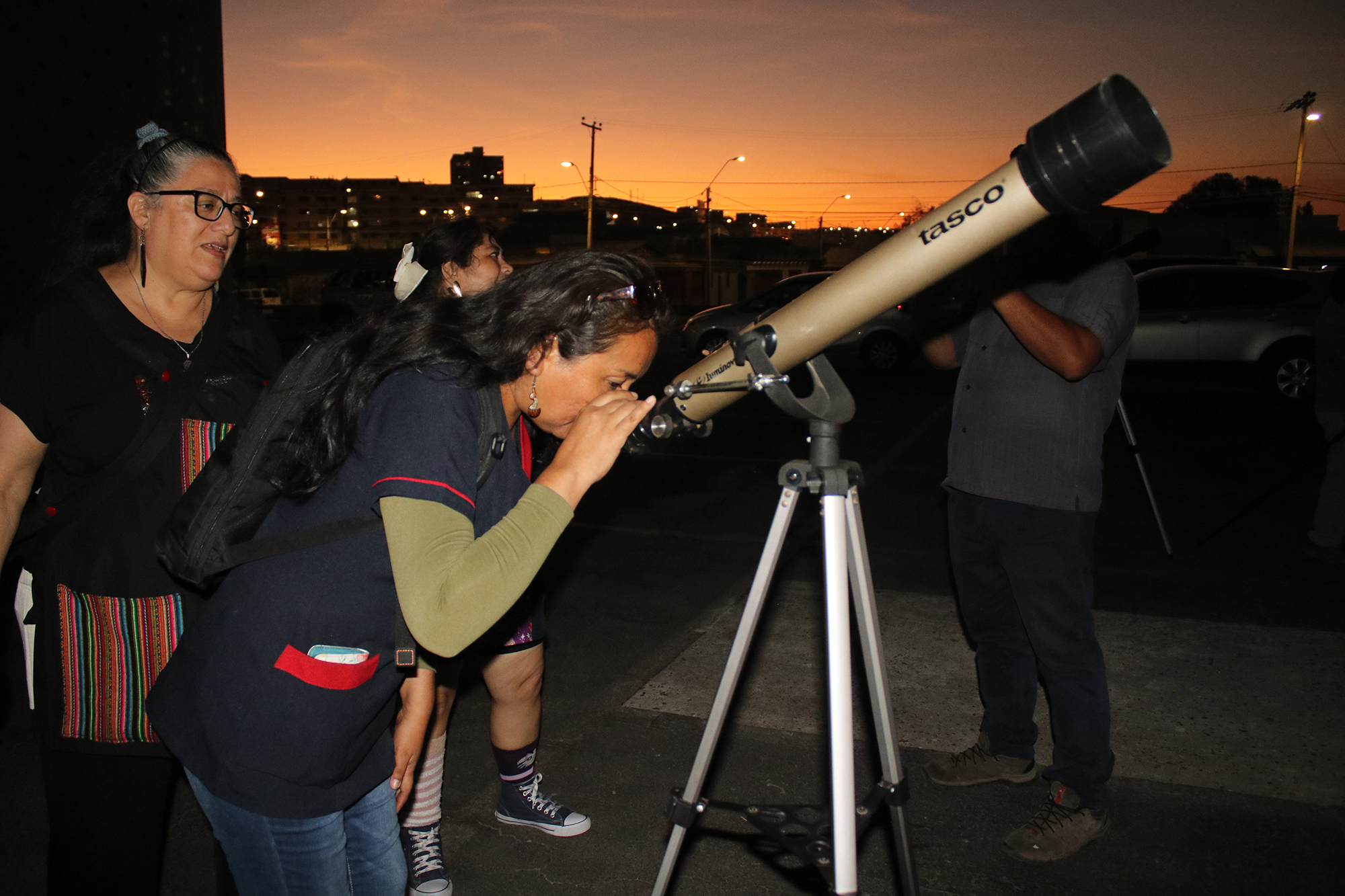 Explora Arica y Parinacota invita a celebrar el Día de la Astronomía con arte, telescopios y una charla sobre vida extraterrestre