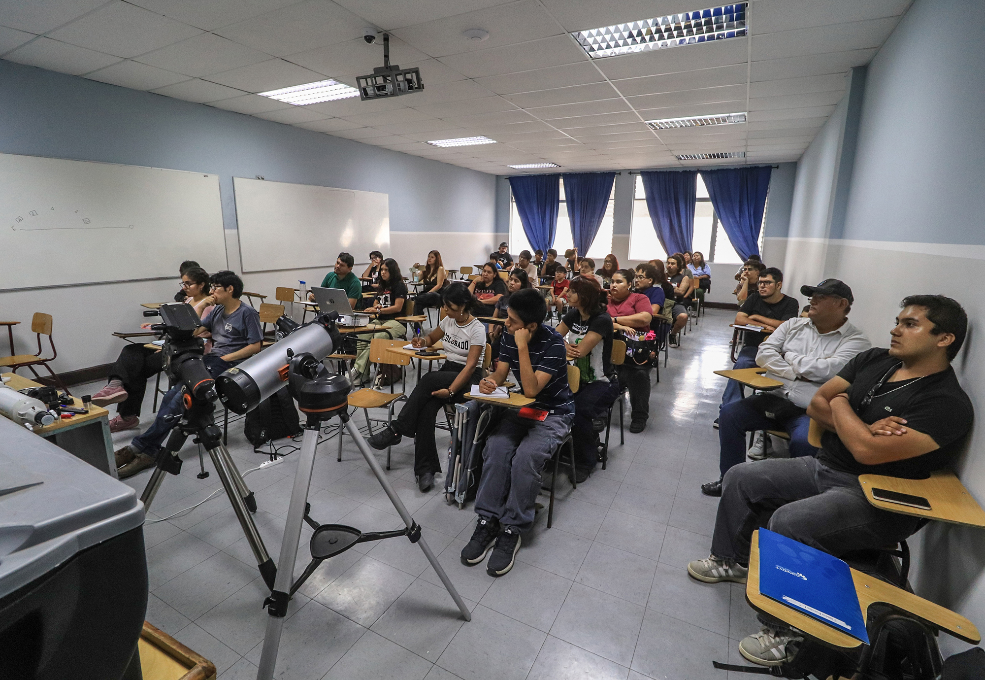 Cerca de 260 obras dan vida a la celebración del Día de la Astronomía en Arica junto a Explora