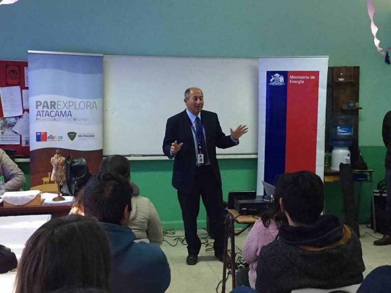 1000 científicos 1000 aulas se inauguró en Atacama con charla sobre eficiencia energética
