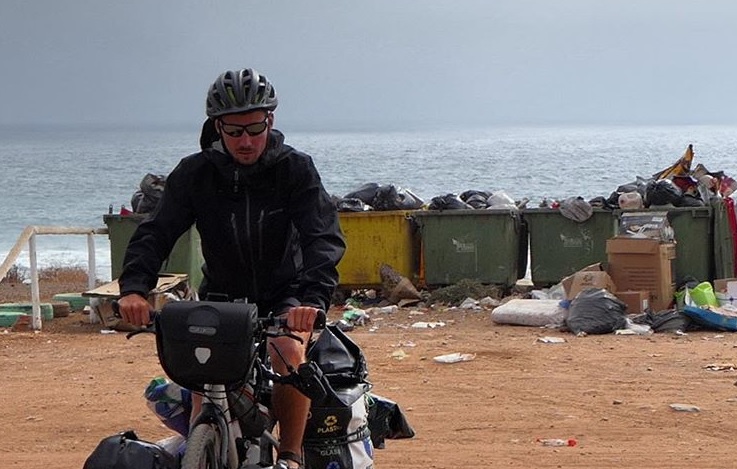 Invitan a Charla sobre reciclaje con pedalero francés que recorre el mundo recogiendo basura