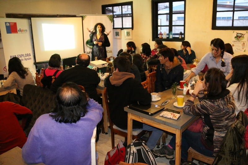 Café con Ciencia expuso biorremediación como alternativa para descontaminar relaves mineros