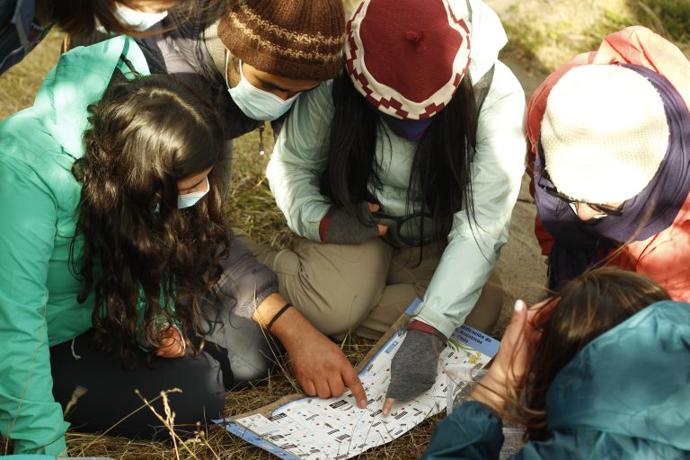 Estudiantes de Turismo de Aysén exploran el microbosque como alternativa turística sustentable en la región