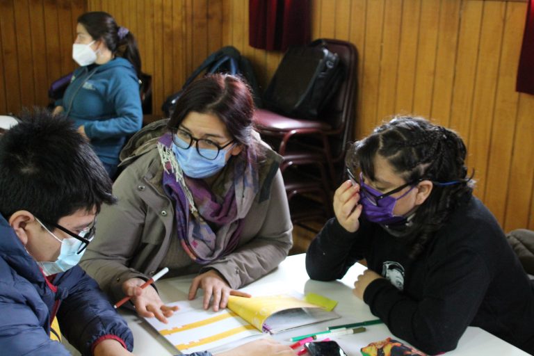 Con innovadores talleres, estudiantes de la Región de Aysén dan sus primeros pasos en la ciencia.