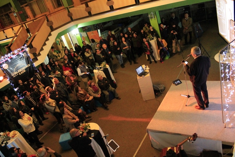 En la Biblioteca Municipal se llevó a cabo la jornada "A la Velocidad de la Luz", charlas a exceso de velocidad