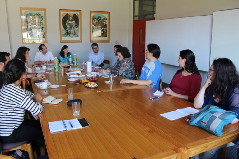 Descubre el futuro postulando a las becas del Programa de Robótica Educativa Mustakis