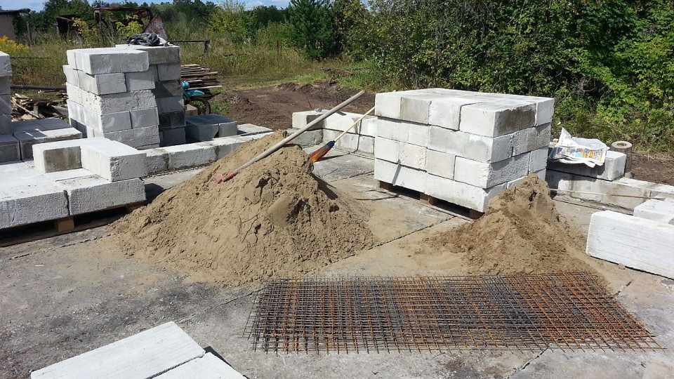 Científicos crean concreto con deshechos de plástico