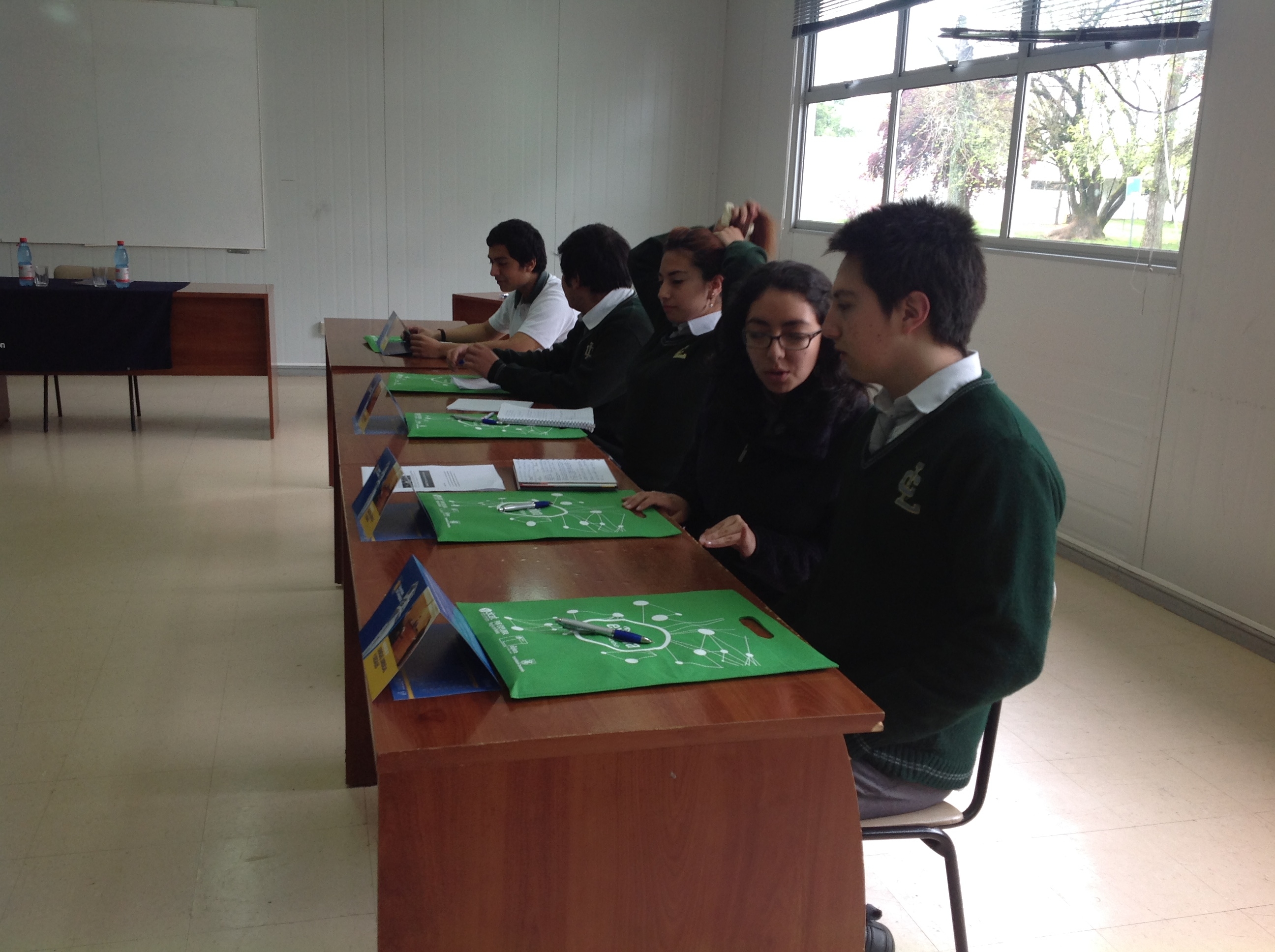 Primera Jornada Del 3er Torneo Interescolar De Debates Derecho UDEC Y PAR Explora
