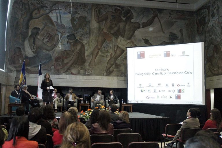 Con seminario sobre divulgación científica el PAR EXPLORA Biobío finaliza su semana de la ciencia en Concepción