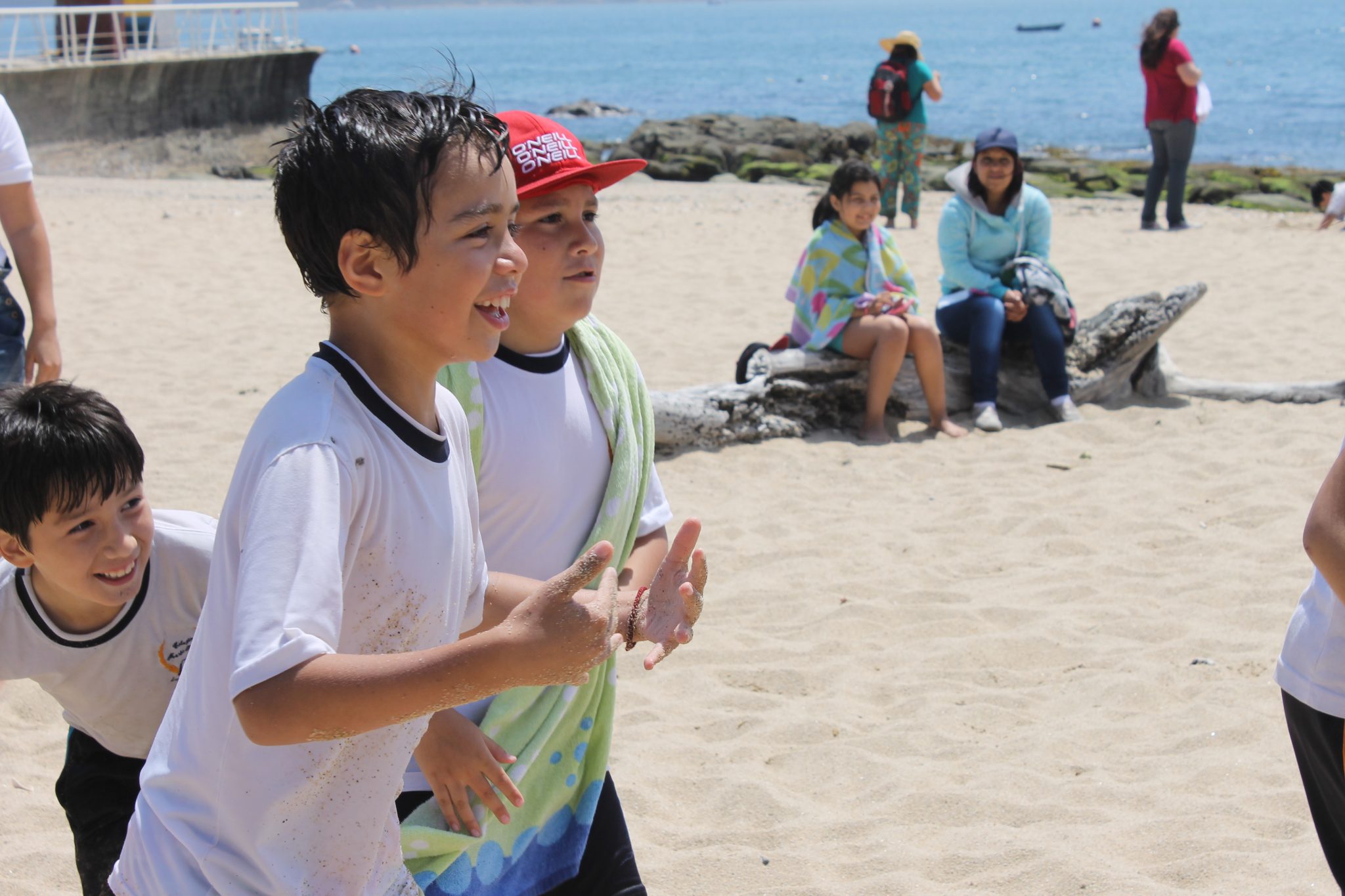 Ganadores del Álbum de Biomimética disfrutaron de un día en la playa