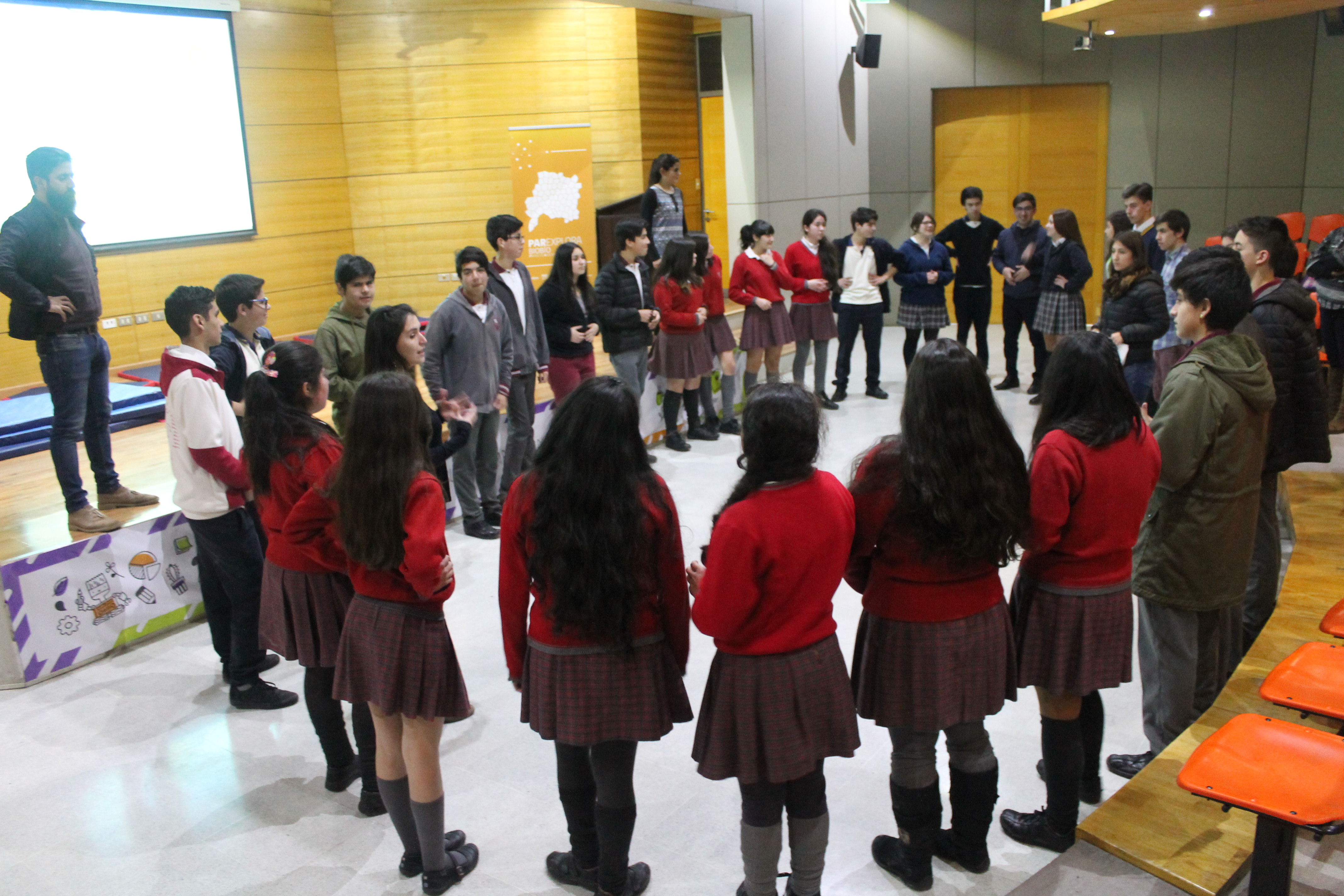 Estudiantes de la Región del Biobío se preparan para Festival de Teatro Ciencia